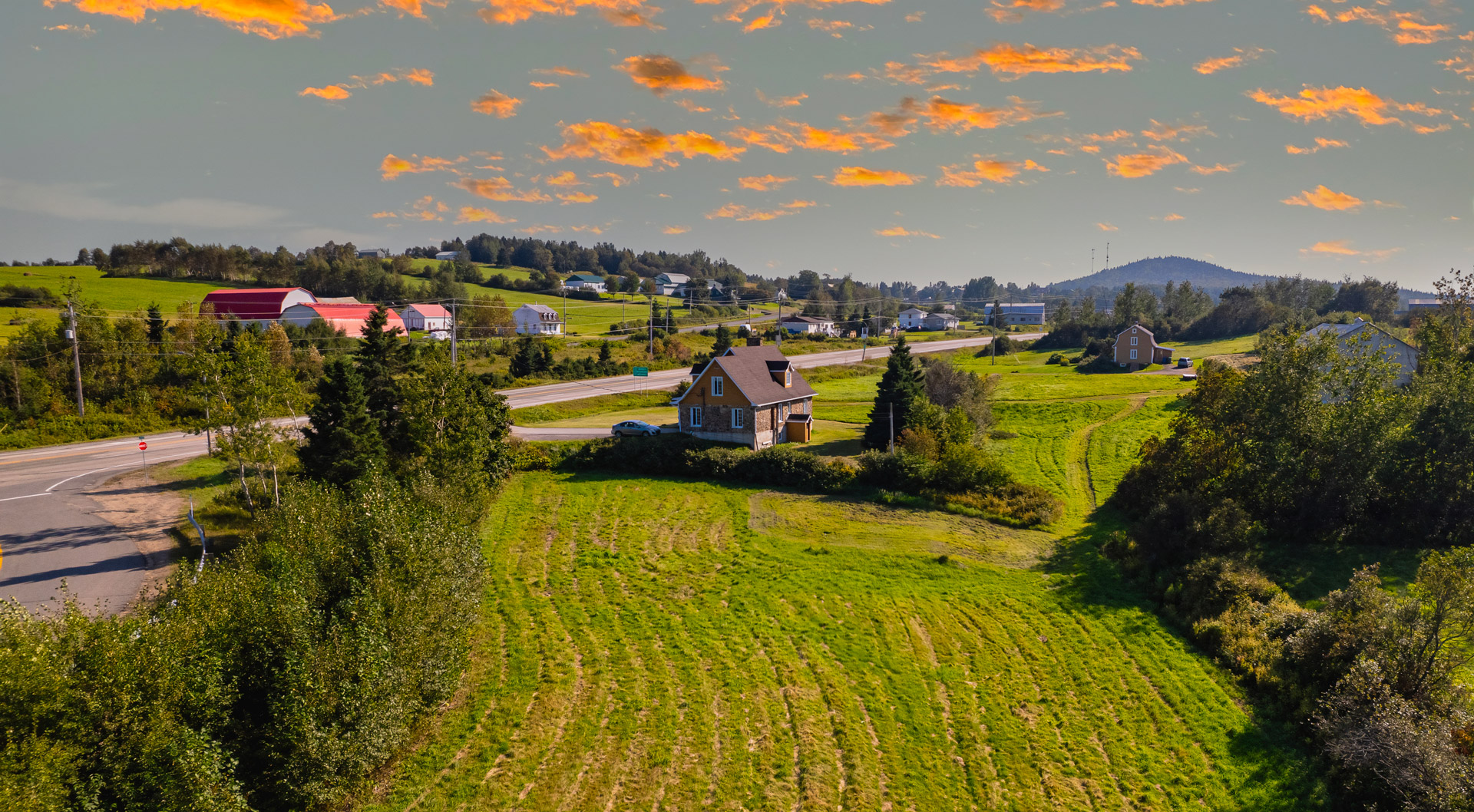 Maison de campagne vue d'oiseau