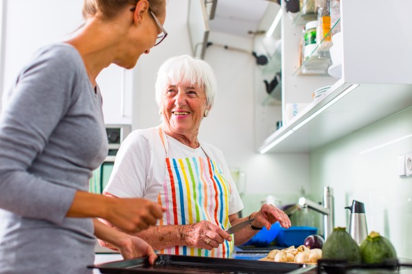 2 femmes qui cuisine